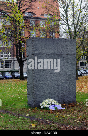 Monument aus von Ulrich Rückriem 1983, Ort der deportierten Personen, Hamburg, Deutschland Stockfoto