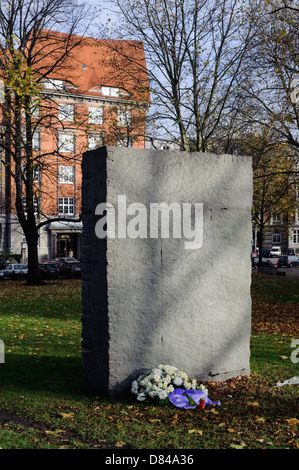 Monument aus von Ulrich Rückriem 1983, Ort der deportierten Personen, Hamburg, Deutschland Stockfoto