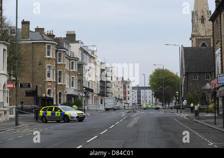 Hove Sussex UK 19. Mai 2013 - Polizei am Tatort eines Mordes, wo ein Mann in Hove erschossen wurde Stockfoto