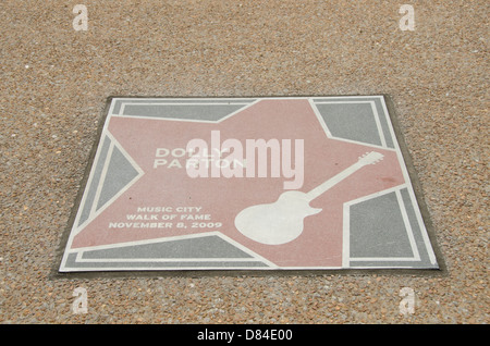 Nashville Tennessee. Music City Walk of Fame Park. Berühmte Country & Western Music Gehsteig "Stars", Sängerin Dolly Parton. Stockfoto