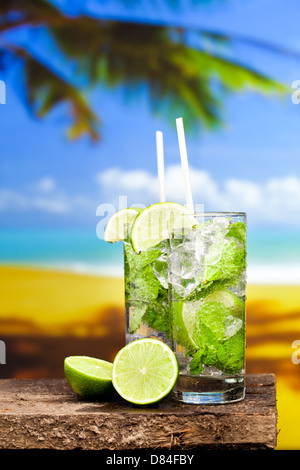 zwei Gläser Mojito cocktail Stockfoto