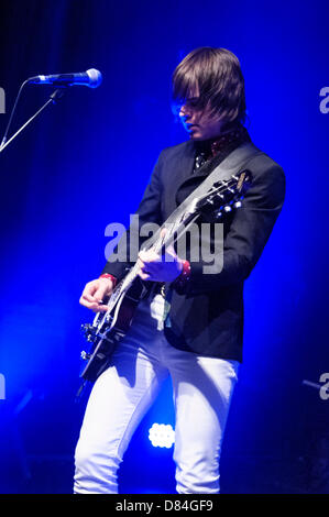 Brighton, UK. 18. Mai 2013. Die Strypes spielt The Dome Studio Theatre im Rahmen von The Great Escape Festival 2013 auf 18.05.2013 in Brighton. Personen im Bild: Josh McClorey. Bild von Julie Edwards/Alamy Live-Nachrichten Stockfoto