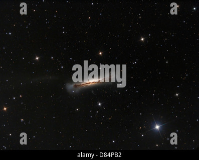 NGC 3628, die Hamburger Galaxie. Stockfoto