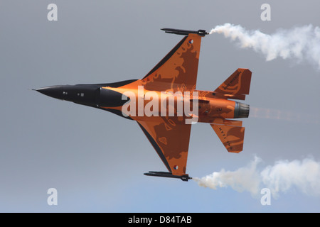 Dutch Air Force F-16A während einer Flugvorführung in den Niederlanden... Stockfoto