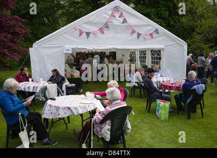 Nächstenliebe offenen Garten Teezelt Stockfoto