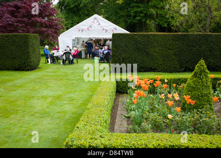 Nächstenliebe offenen Garten Teezelt Stockfoto