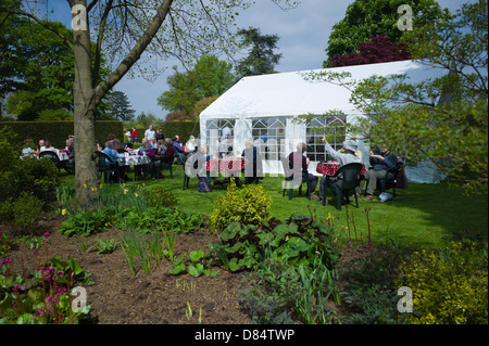 Nächstenliebe offenen Garten Teezelt Stockfoto