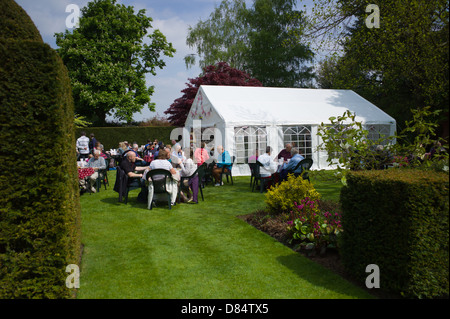 Garten, Teezelt, Liebe zu öffnen. Stockfoto