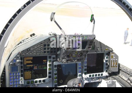 Cockpit-Ansicht von einem Eurofighter Typhoon mit Displays ausgeführt, Moron, Spanien. Stockfoto