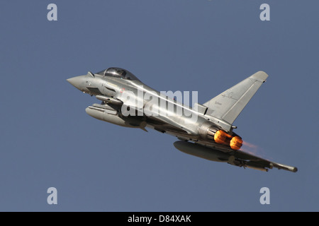 Ein Eurofighter Typhoon der italienischen Luftwaffe ausziehen während einer Übung auf der Ovda Air Force Base in Israel. Stockfoto