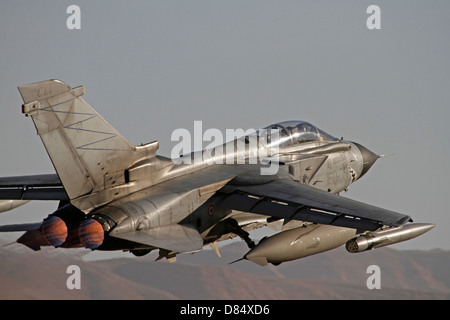 Panavia Tornado der italienischen Luftwaffe ausziehen während einer Übung auf der Ovda Air Force Base in Israel. Stockfoto