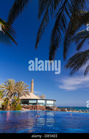 Hotel Costa Meloneras-Infinity-Pool auf Gran Canaria Stockfoto