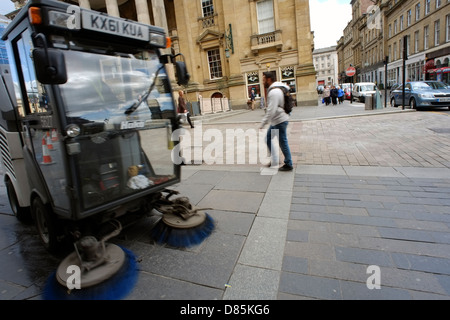 Mechanische Strassenreinigung, Newcastle Upon Tyne. Stockfoto