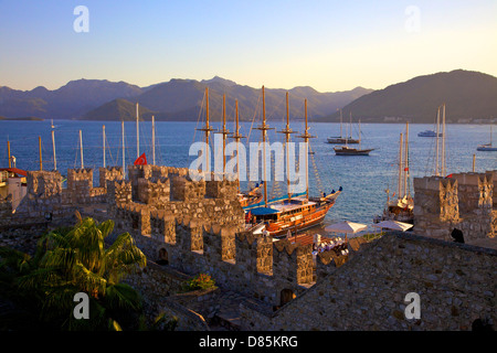 Marmaris Schloss und Hafen, Marmaris, Datcha Halbinsel, Türkei, Asien. Stockfoto