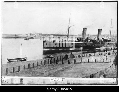 Monas Queen Paddle Dampfer verlässt den Hafen Stockfoto