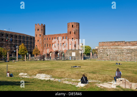 Italien-Piemont-Turin. Porta Palatina Stockfoto