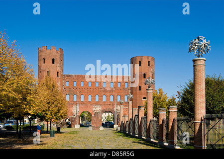 Italien-Piemont-Turin. Porta Palatina Stockfoto