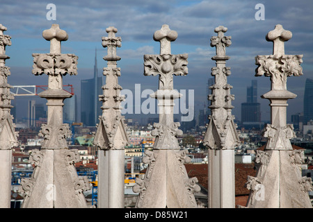 Architektonisches Detail auf dem Dach des Doms in Mailand, Italien. Stockfoto