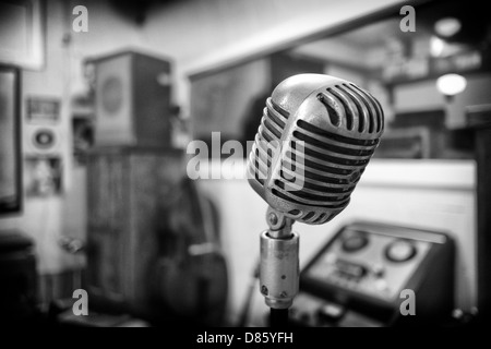 Interieur Foto von der legendären Sonnenstudio mit Elvis Mikrofon im Vordergrund Stockfoto