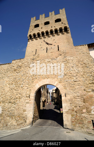 Italien, Umbrien, Montefalco, Torturm Sant'Agostino Stockfoto