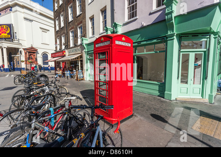 Eine isolierte Telefonzelle, Covent Garden, London, England, Großbritannien. Stockfoto