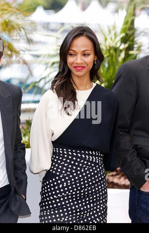 20. Mai 2013 - Cannes, Ca, Frankreich - ZOE SALDANA. Blood Ties photocall.66th Cannes Film Festival.Cannes, France.May 20, 2013. (Kredit-Bild: © Roger Harvey/Globe Photos/ZUMAPRESS.com) Stockfoto