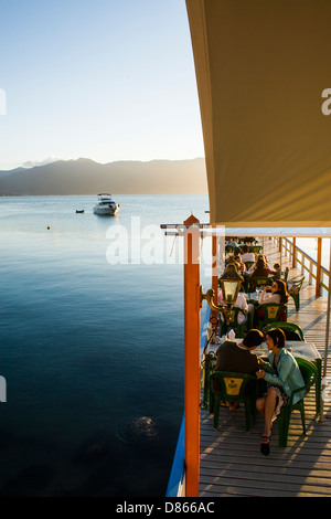 Strandrestaurant Ribeirao da Ilha Beach. Stockfoto