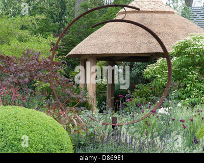 London, UK. 20. Mai 2013. Chelsea Flower Show.der M & G Hundertjahrfeier Garten. London, UK. Bildnachweis: Ian Thwaites/Alamy Live-Nachrichten Stockfoto