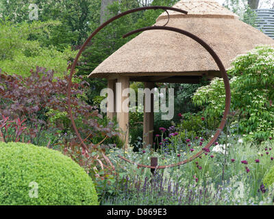 London, UK. 20. Mai 2013. Chelsea Flower Show.der M & G Hundertjahrfeier Garten. London, UK. Bildnachweis: Ian Thwaites/Alamy Live-Nachrichten Stockfoto