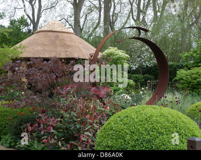 London, UK. 20. Mai 2013. Chelsea Flower Show.der M & G Hundertjahrfeier Garten. London, UK. Bildnachweis: Ian Thwaites/Alamy Live-Nachrichten Stockfoto