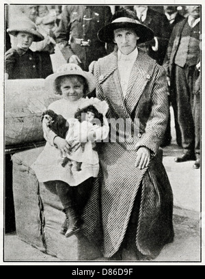 Ein kleines Mädchen, das aus dem "Lusitania" 1915 gerettet wurde Stockfoto