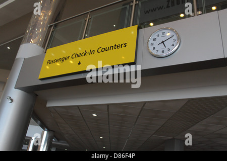 Passagier Check-in-Schalter auf dem Flughafen von Lagos. Stockfoto