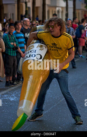 Berlin, Deutschland. 19. Mai 2013. Karneval der Kulturen - jährlichen Karneval und Straßenfest in Deutschlands Hauptstadt Berlin. Bildnachweis: Rey T. Byhre / Alamy Live News Stockfoto