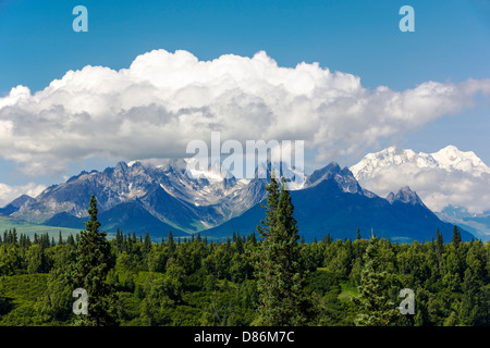 Panoramablick Alaska Range: Mt Foraker, Mt Hunter, aus "Denali Sicht Süd", AK Stockfoto