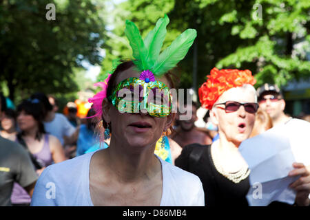 Berlin, Deutschland. 19. Mai 2013. Karneval der Kulturen - jährlichen Karneval und Straßenfest in Deutschlands Hauptstadt Berlin. Bildnachweis: Rey T. Byhre / Alamy Live News Stockfoto