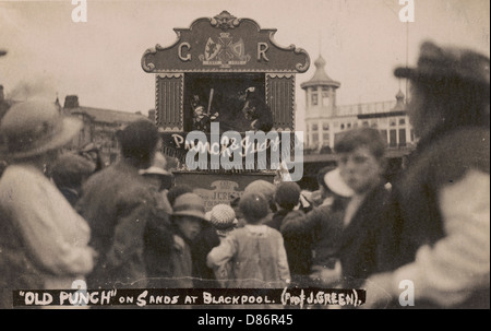 Punch und Judy Puppentheater am Blackpool Beach Stockfoto