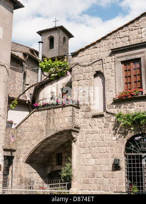 Die mittelalterlichen Mauern umgebene Stadt Viterbo, Umbrien, Italien Stockfoto