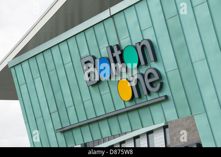 Zeichen auf der Seite der "Bolton eine 'Freizeit Gebäude. Das Gebäude ist jetzt trägt auch den Namen "Jason Kenny Center'. Stockfoto