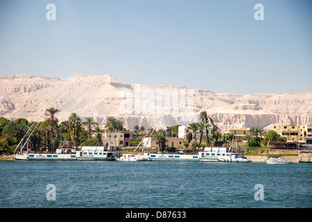 Wasserlandschaft am Nil in der Nähe von Luxor in Ägypten Stockfoto