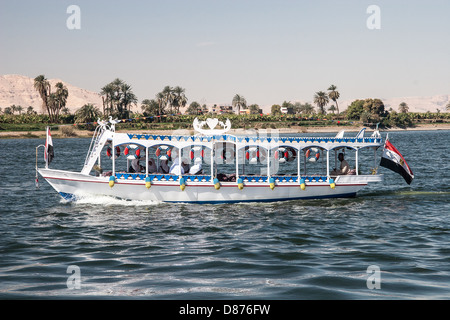 Wasserlandschaft am Nil in der Nähe von Luxor in Ägypten Stockfoto