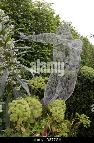 London, UK. 20. Mai 2013. CHRIS BEARDSHAW Goldmedaille Garten RHS CHELSEA FLOWER SHOW 2013 The Arthritis Forschung UK Garten Designer Chris Beardshaw Sponsor Arthritis Research UK RHS Chelsea Flower show 2013 Stockfoto