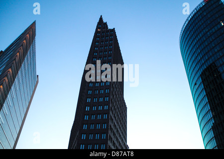 Moderne Wolkenkratzern, Stahl und Glas, befindet sich am Potsdamer Platz an der Stelle, wo vorher dort war die Berliner Mauer, Deutschland Stockfoto