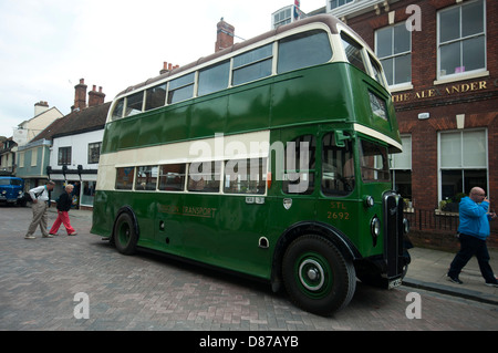 Transport-Autosalon bei Faversham in Kent Busse auf Show über das Wochenende STL2692 Doppeldecker Bus Stockfoto