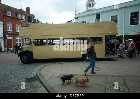 Transport-Motor zeigen bei Faversham in Kent alle Arten Busse am Show über das Wochenende offen Top Doppeldecker-bus Stockfoto