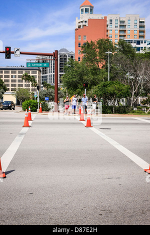Fußgängerüberweg in der Innenstadt von Sarasota Florida Stockfoto