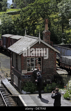 Stellwerk auf Plattform GOATHLAND NORTH YORKSHIRE ENGLAND 30. Juli 2012 Stockfoto