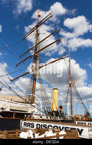 RRS Discovery auf 'Discovery Point' Dundee Schottland. Polarforschung Schiff Stockfoto