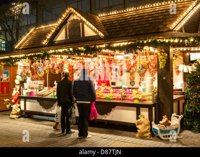 Weihnachtsmarkt stall im Stadtzentrum von Bristol, UK Stockfoto