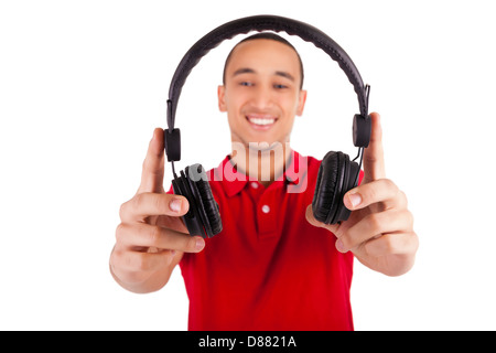 Schwarzer Mann Spaß Musikhören - auf einem weißen Hintergrund isoliert Stockfoto