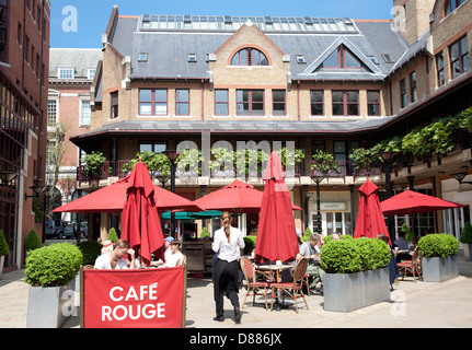 Café im Freien im Lancer Square, Kensington Church Street, London, Vereinigtes Königreich, GB Stockfoto